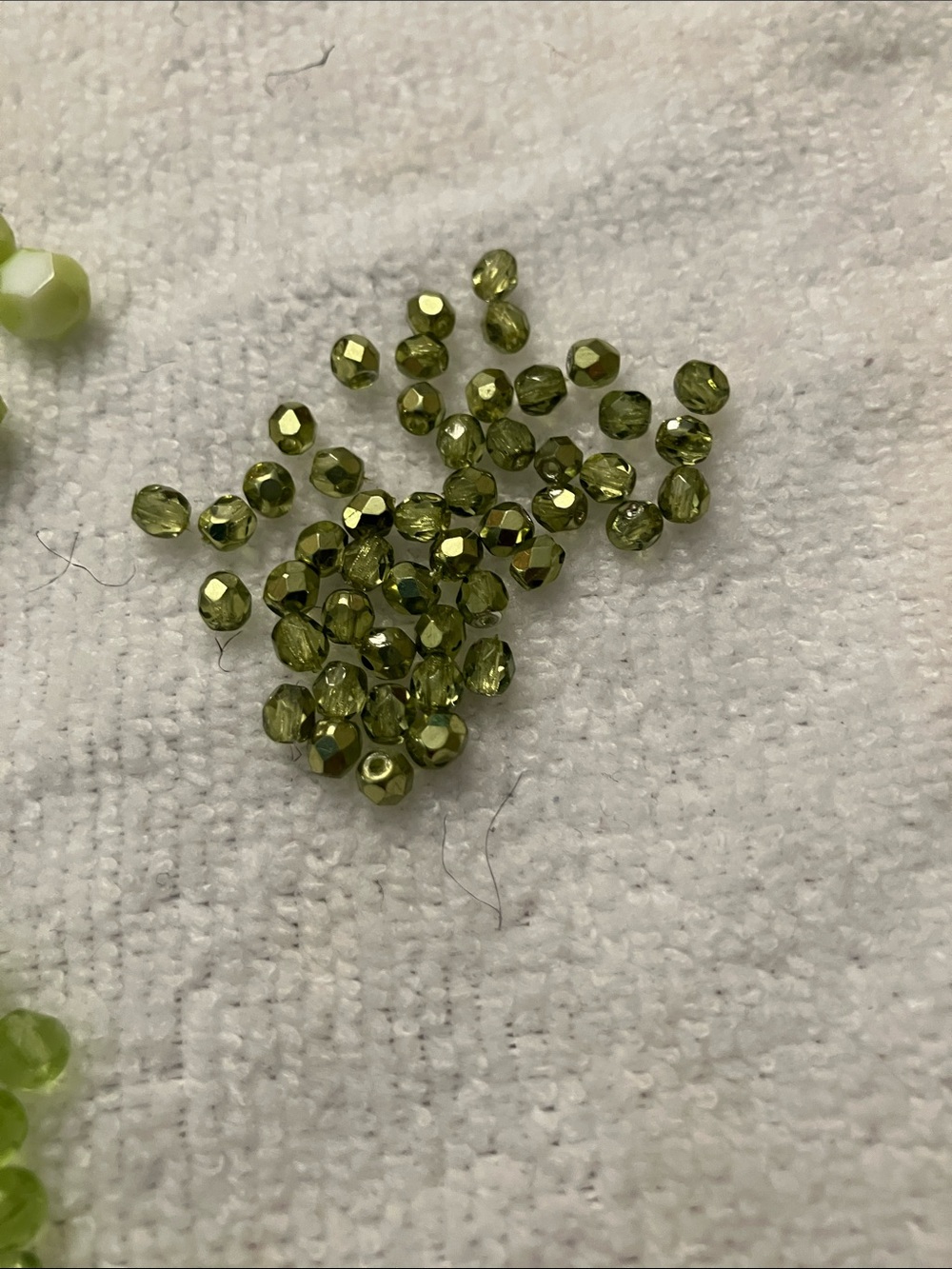 Mixed Lime Green Glass Bead Lot - Picture 5 of 9